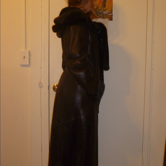 Shearling coat - Picture 6 of 14